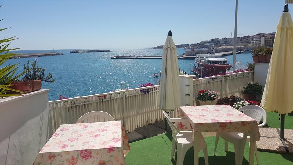 B&B La Baia Sea Rooms Bisceglie Exteriér fotografie